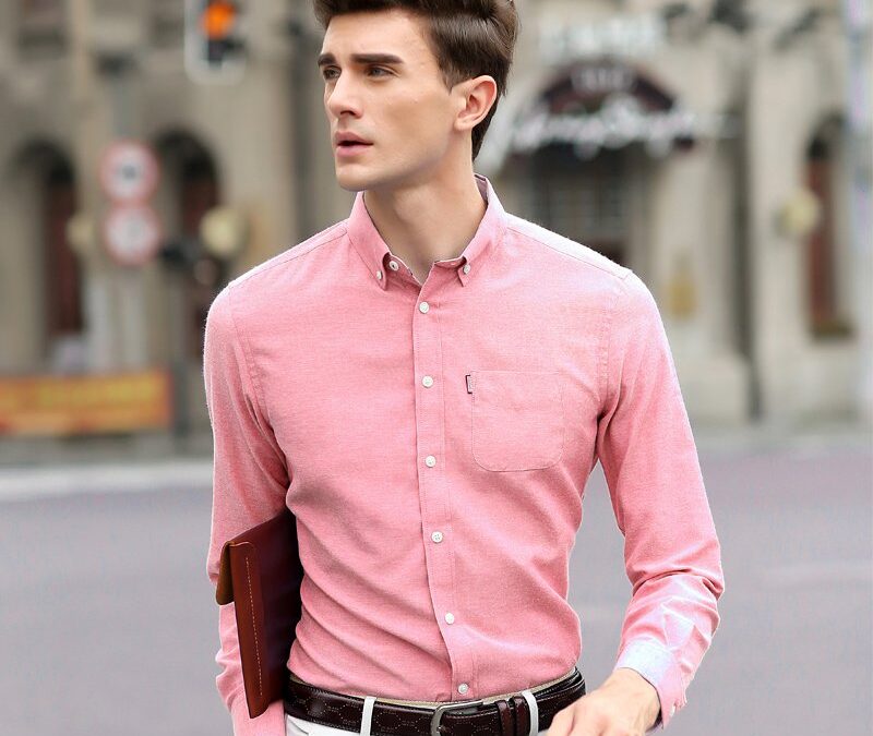 Padupadan Baju Pink Pria yang Tetap Terlihat Macho!