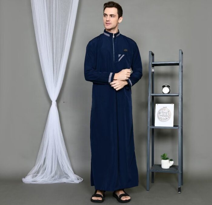 Tampil Beda dengan 9 Rekomendasi Gamis untuk Pria