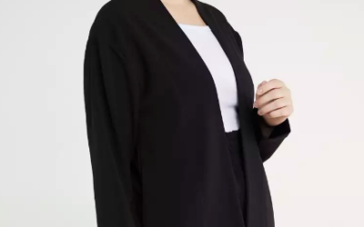 Apa Itu Collarless Blazer dan Ide Padupadannya