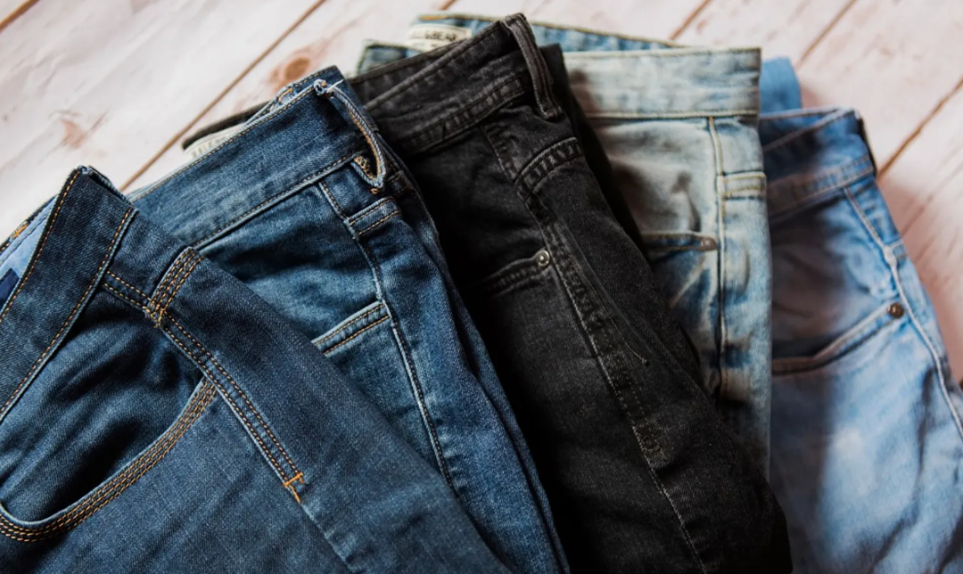 Cara Mudah Mengembalikan Warna Jeans yang Pudar