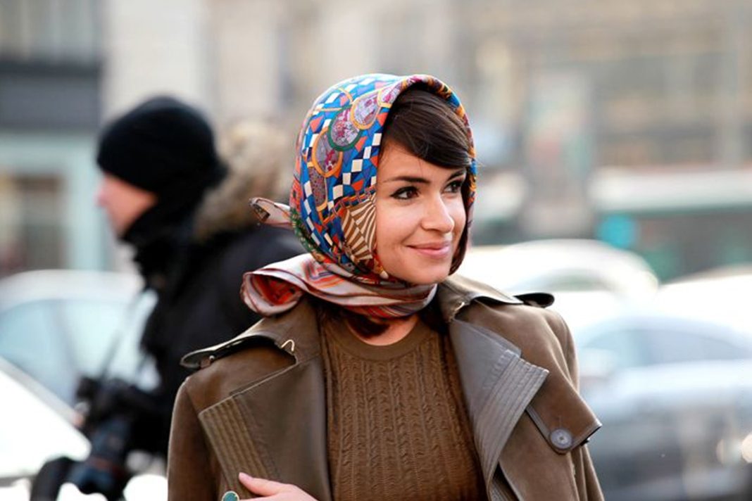 Babushka ala wanita Rusia